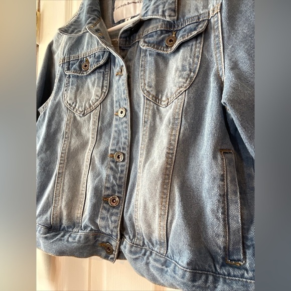 The Style Between Us Jean Jacket Junior Medium Denim - Picture 5 of 16